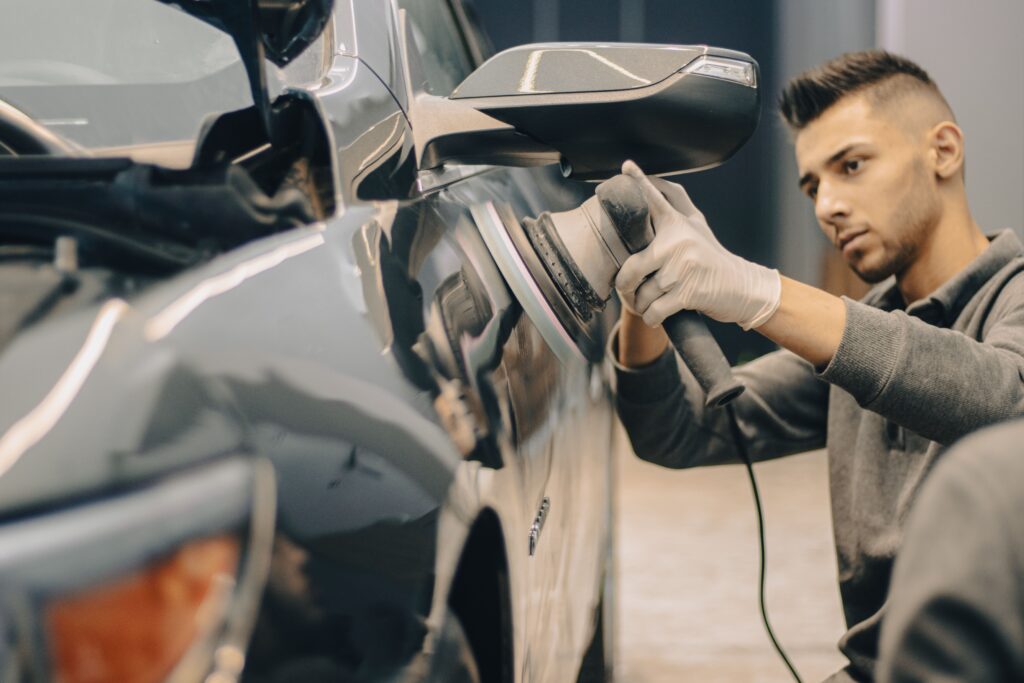 Auto Detailer Shop in Ottawa